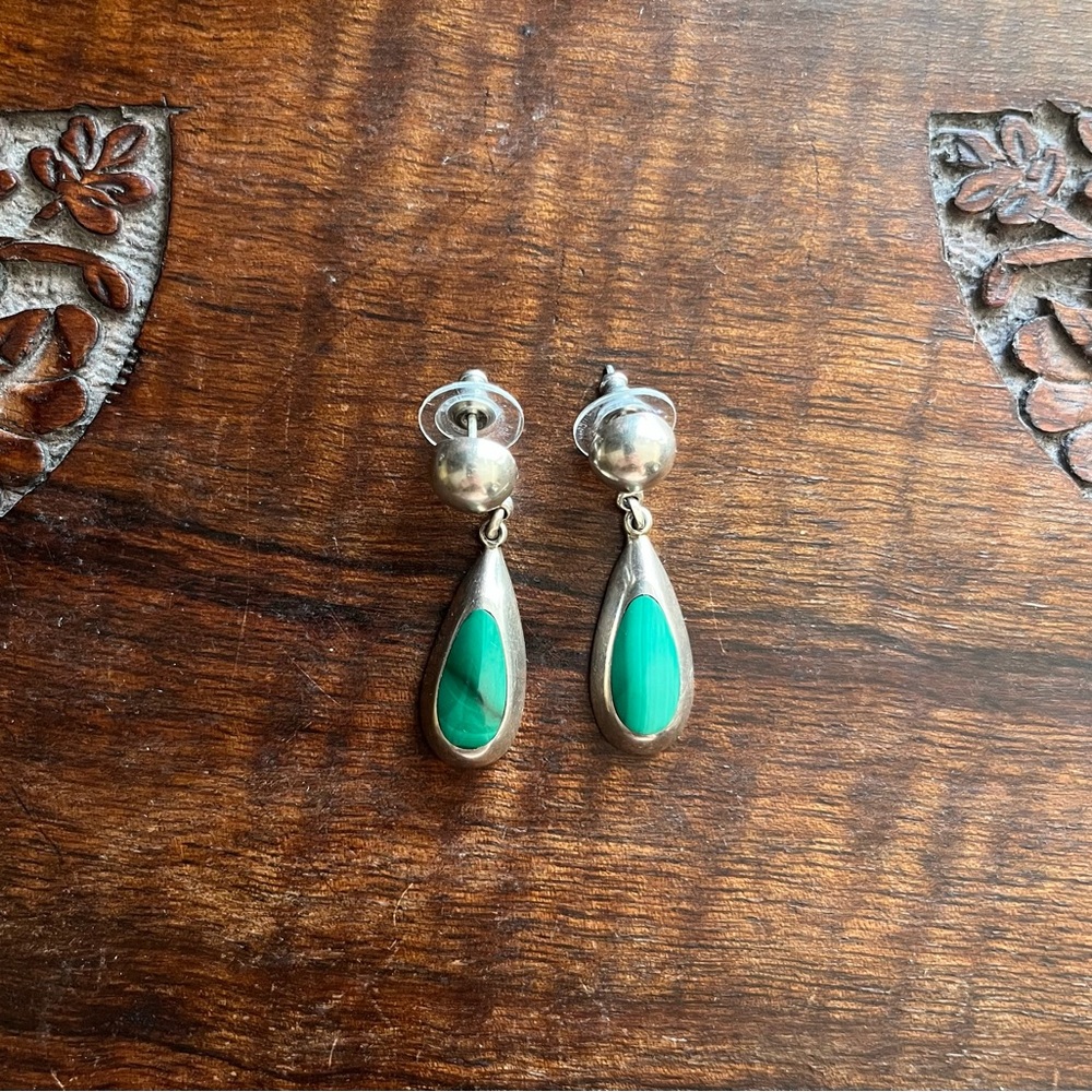 Elegant Silver and Green Teardrop Earrings